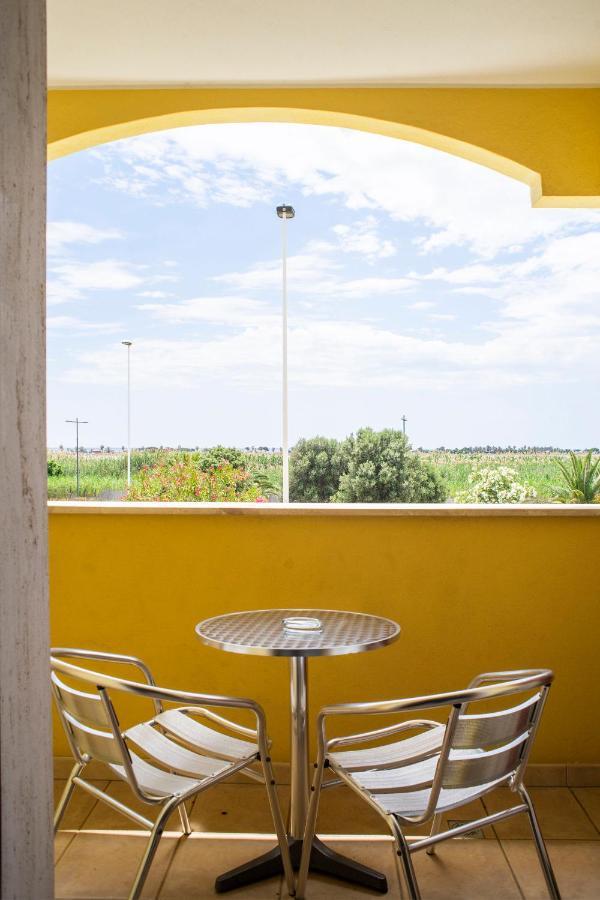 Il Fenicottero Hotel Quartu Sant'Elena Luaran gambar