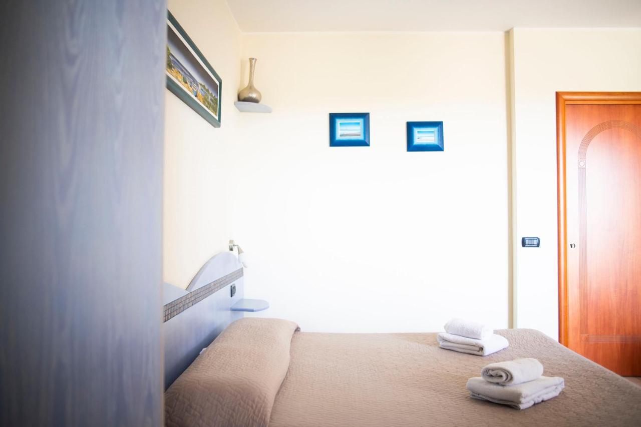 Il Fenicottero Hotel Quartu Sant'Elena Luaran gambar