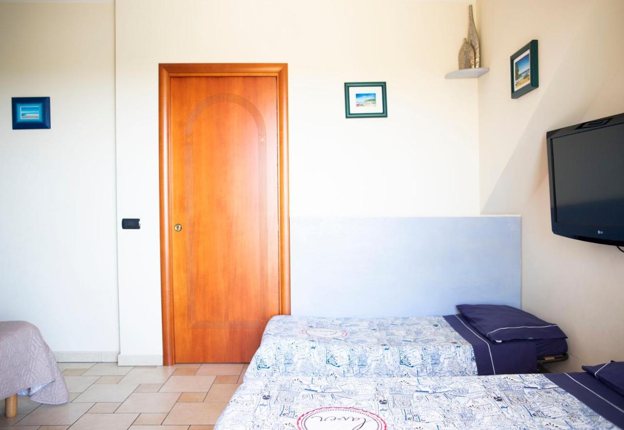 Il Fenicottero Hotel Quartu Sant'Elena Luaran gambar